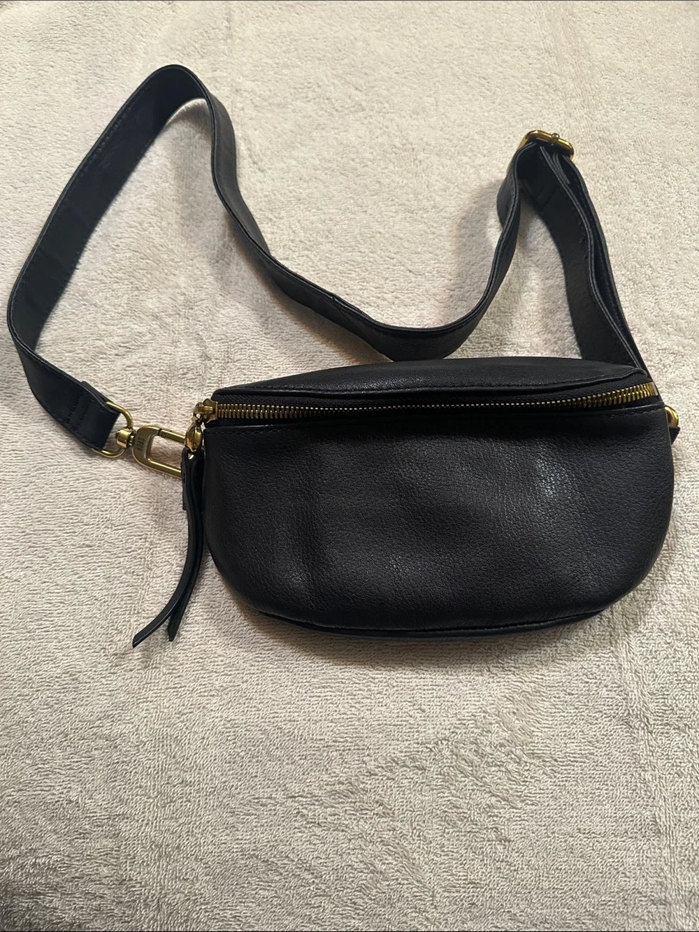 Hobo fern sling belt. Black